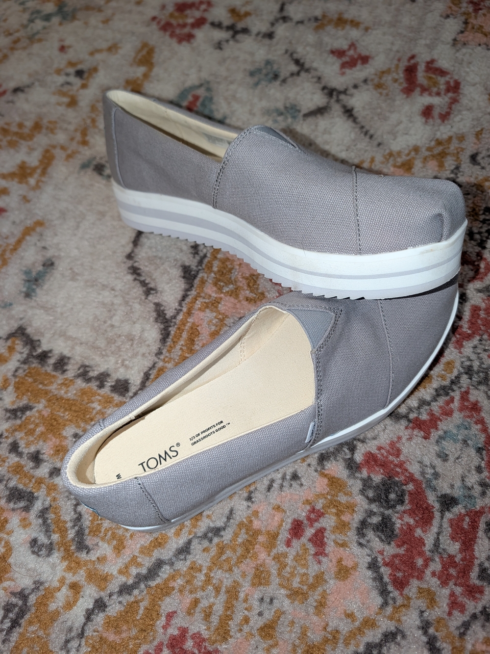 TOMS Women's 10 Gray Platform Slip-On Shoes Casual Lightweight Vacation Boho